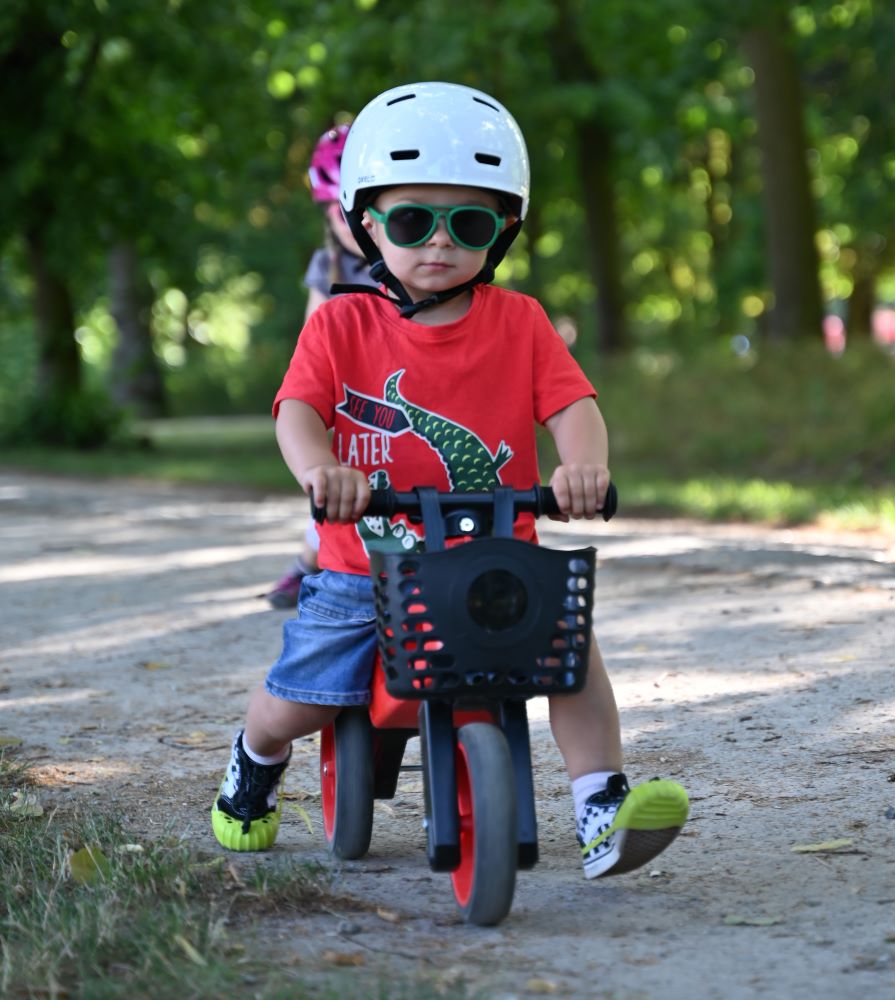 Bicicleta sin pedales con cesta delantera, 2 en 1, más de 18 meses, neumáticos y puños de goma, 4 niveles de ajuste de altura, Funny Wheels Rider SuperSport Dakar Podmol/Negro
